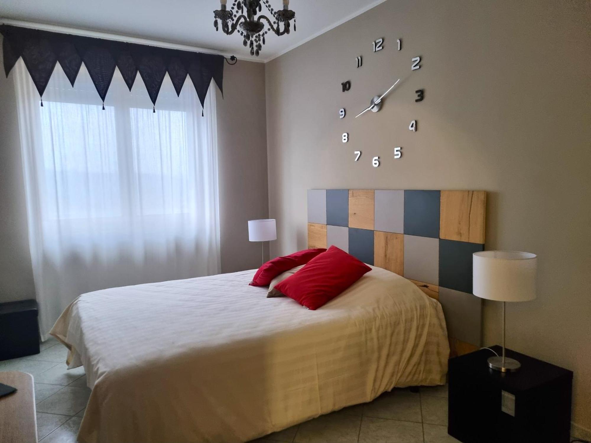Raimondo'S Apartment ألبا المظهر الخارجي الصورة